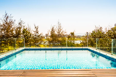 Cost of Glass Pool Fence Repair in Daytona Beach, FL